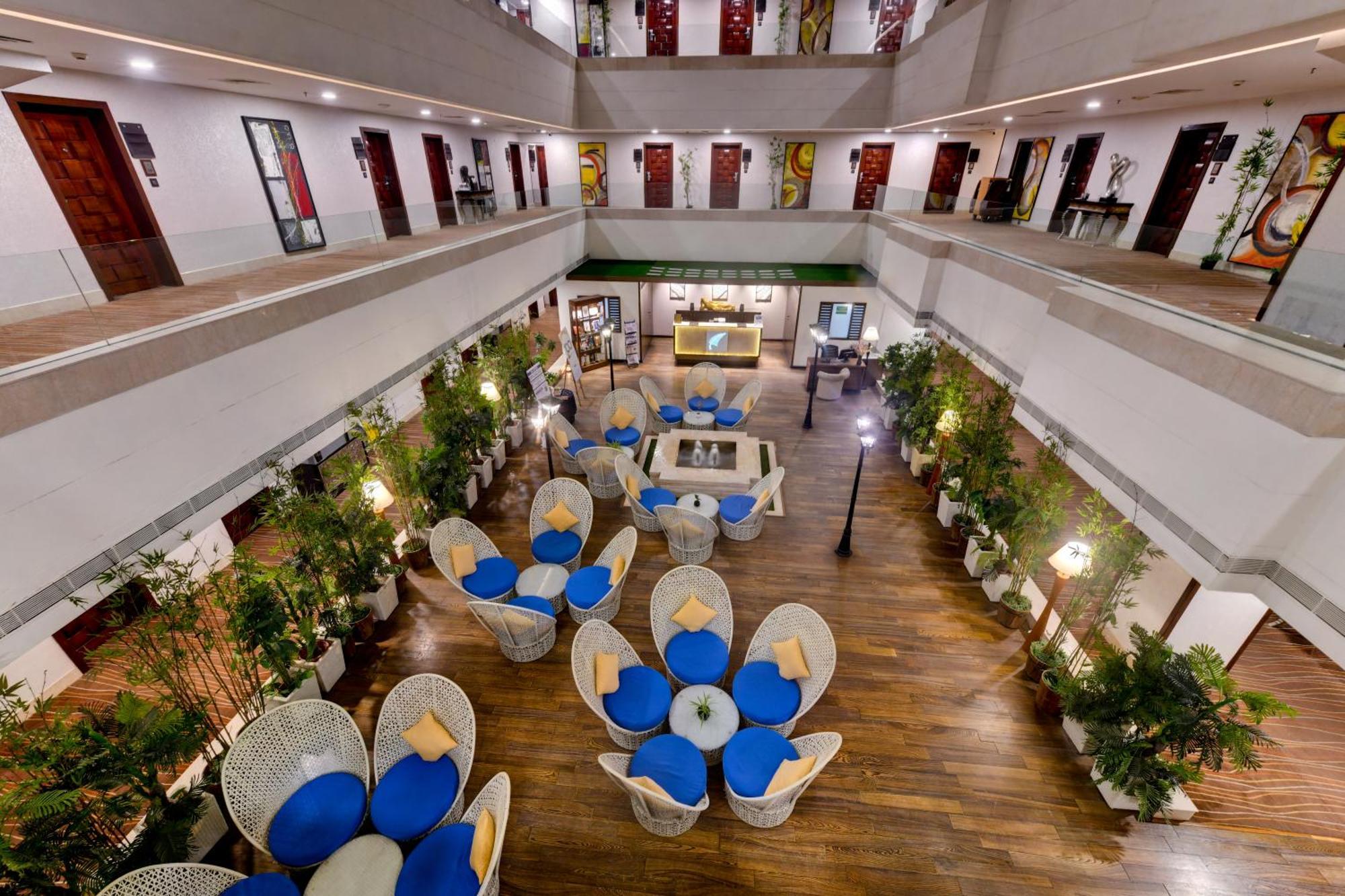 The Fern Residency Rajkot Hotel Bagian luar foto