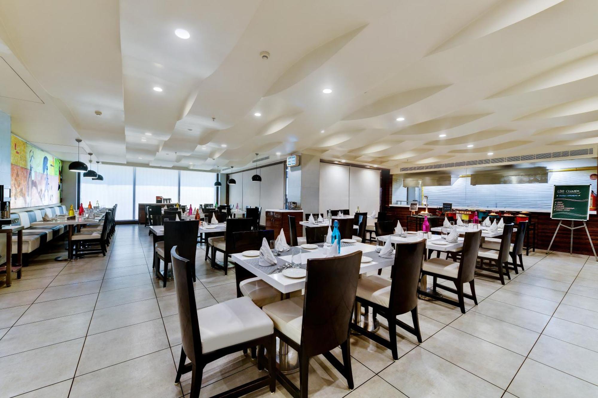 The Fern Residency Rajkot Hotel Bagian luar foto